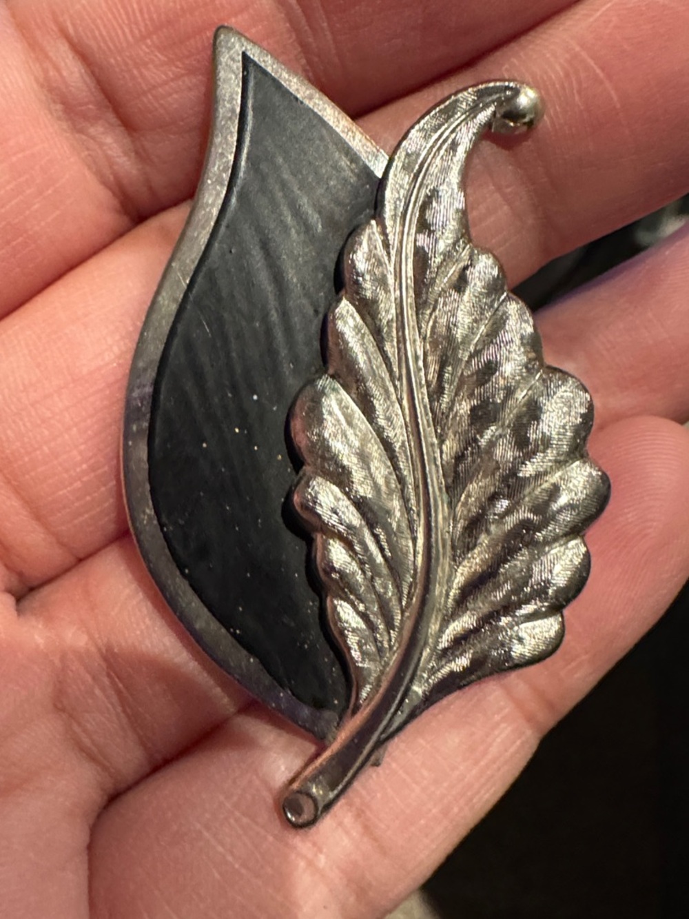 Vintage Leaf Accent Pin with Black Inlay - Home Accent